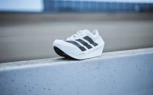 حذاء خارق جديد من أديداس.. Adizero Prime X Evo يكسر حدود التكنولوجيا والسرعة