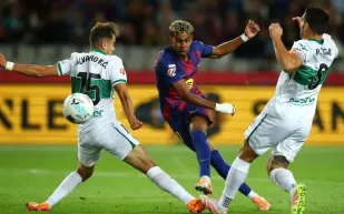 برشلونة يستعيد توازنه بعد الكلاسيكو.. ثلاثية يامال وتوريس وراشفورد تعيد الثقة (فيديو) 