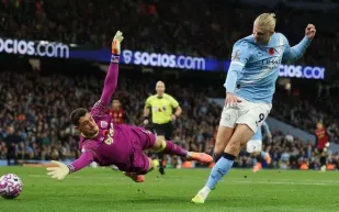 مانشستر سيتي يسقط بورنموث بثلاثية ويستعيد وصافة الدوري الإنجليزي (فيديو)