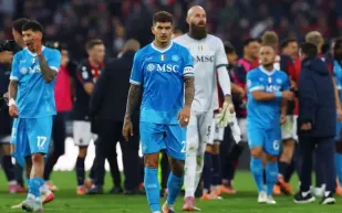 بولونيا يفاجئ نابولي بثنائية ويقلب موازين المنافسة في الكالتشيو (فيديو)