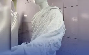 ابتكار الإحرام الأبرد من الخطوط السعودية.. راحة وجاذبية في موسم الحج (فيديو)