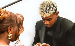 والدة لامين يامال تشعل الجدل بعد حضورها حفلاً مدفوعًا في لندن