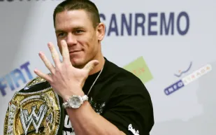 نهاية أسطورية.. ماذا حدث لجون سينا أثناء وداعه WWE؟ (فيديو)