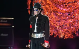 عرض الإعلان الدعائي الأول لفيلم السيرة الذاتية لمايكل جاكسون