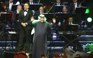 محمد عبده يُحيي ليلة طربية استثنائية في الرياض برعاية هيئة الترفيه (فيديو)