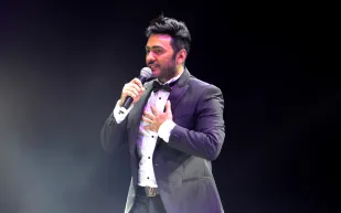 تفاصيل أول حفل لتامر حسني بعد تجاوز أزمته الصحية