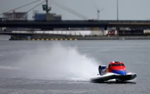 انطلاق التصفيات الأولى في بطولة الزوارق السريعة الفورمولا 1 F1H2O بجدة