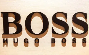 نتائج هوغو بوس المالية تفاجئ الأسواق رغم تحسن هامش الربح الإجمالي