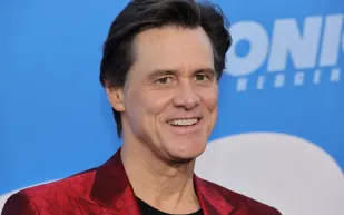  بعد ظهوره الأخير.. طبيب تجميل يعلّق على ملامح جيم كاري الشابة (فيديو)