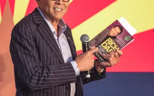 كيوساكي يرد على باقيت ويؤكد: بيتكوين هو المال الحقيقي