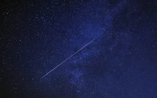 ليلة استثنائية في سماء نوفمبر.. الثوريات الشمالية تتألق رغم ضوء القمر