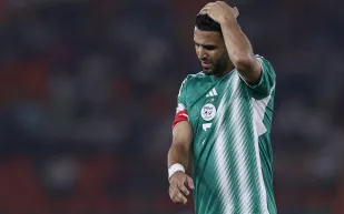 الأهلي يواجه أزمة كبرى بغياب محرز وميندي عن مباريات مهمة (فيديو)