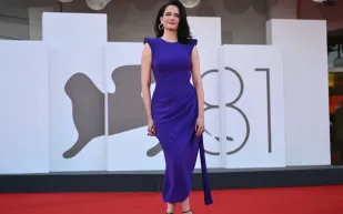 إيفا جرين تدخل عالم Wednesday رسميًا.. كيف سيؤثر ظهورها على أحداث المسلسل؟