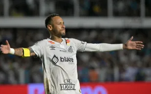 أزمة سانتوس تفتح الباب لنيمار.. هل يصبح مالكًا للنادي؟