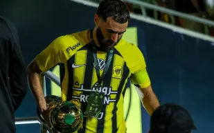 الاتحاد يترك كريم بنزيما ونجوم الفريق بلا عقود حتى يناير.. هل هذا مؤشر الرحيل؟  (فيديو)