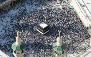 الهيئة العامة للعناية بالحرمين تقدم خدمة حفظ الأمتعة مجانًا لزوار المسجد الحرام