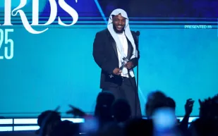 كندريك لامار يتصدر ترشيحات غرامي 2026 بتسع جوائز كبرى