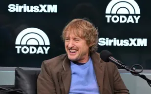 في عيد ميلاده الـ56.. كم تبلغ ثروة أوين ويلسون؟