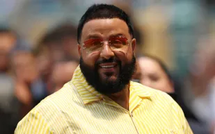 دي جي خالد يستعرض ساعات بملايين الدولارات (فيديو)