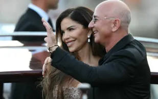  زوجة جيف بيزوس تستضيف المغنية كاتي بيري وزوجها على يخت Koru الأسطوري 