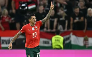 برشلونة يستهدف دعم الجبهة اليسرى.. ولاعب الهلال أقرب المرشحين (فيديو)