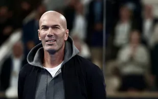 زين الدين زيدان يثير الجدل مجددًا بشأن عودته للملاعب