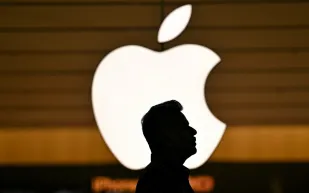 صفقة المليار تجمع آبل وغوغل لتطوير سيري بالذكاء الاصطناعي