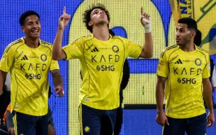 جواو فيليكس يثير الجدل بتصرف مفاجئ قبل ركلة جزاء رونالدو (فيديو)