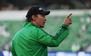 ماثيو ماكونهي يتألق بساعة أوديمار بيغيه في جلسة تصوير مع ابنه