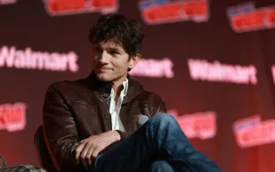 مسيرة رياضية استمرت عشر سنوات تنتهي بإنجاز كبير لأشتون كوتشر.. ما التفاصيل؟