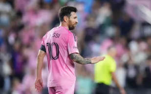 ميسي يعود للهند بعد 14 عامًا.. وهذه تكلفة الصورة معه