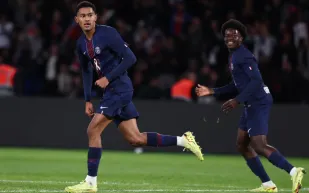 قمة نارية في دوري الأبطال: باريس سان جيرمان يصطدم ببايرن ميونيخ في معركة كسر الهيمنة الأوروبية