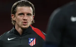 سوق الانتقالات موسم 2026: يونايتد يترقّب جالاغر وسيمينيو يفتح الباب أمام الكبار