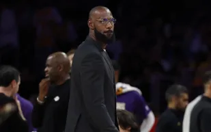 من رولكس إلى باتيك فيليب.. ليبرون جيمس يتألق بأغلى الساعات العالمية 