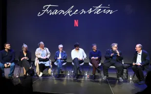 فيلم فرانكشتاين يعود برؤية غييرمو ديل تورو السينمائية الساحرة (فيديو)