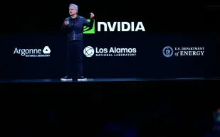 نصف تريليون دولار.. ماذا كشفت إنفيديا فجأة وهزّ أسواق التكنولوجيا؟