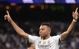 مبابي في مهمة غير مرئية.. هل ينجح في استقطاب كوناتي؟