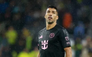 سواريز يغيب عن إنتر ميامي مجددًا بعد ركل لاعب في الدوري الأمريكي 