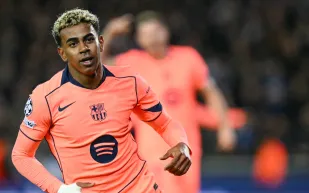 صورة ميسي من كامب نو تشعل الجدل حول لامين يامال 