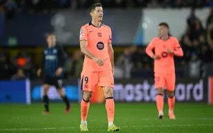 نهاية قريبة لمسيرة ليفاندوفسكي.. نجم برشلونة عند مفترق الطرق (فيديو)