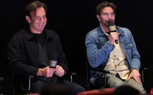 برادلي كوبر وويل آرنيت: صداقة طويلة تتحول إلى فيلم جديد "?Is This Thing On"