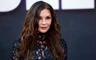 كيف احتفل مايكل دوغلاس وكاثرين جونز بذكرى زواجهما الـ25؟ (صور)