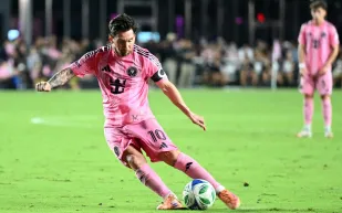 ألوان إنتر ميامي تزين حذاء ميسي 2026.. تصميم مبتكر وتقنيات مطورة