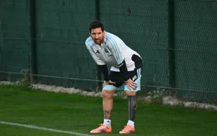 "فيفا" يكشف متى يلتقي ميسي ورونالدو في المونديال المقبل؟ 