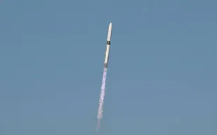 نجاح تاريخي لبلو أوريجين في إطلاق صاروخ إلى المريخ وهبوط معززها بنجاح