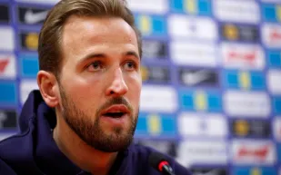 هاري كين يقارن نفسه بإيرلينغ هالاند قبل مواجهة ألبانيا.. وهذا طموحه (فيديو)