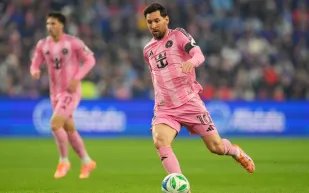 ليونيل ميسي يتجاوز كريستيانو رونالدو.. ماذا فعل؟ (فيديو)