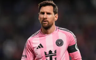 ميسي يحافظ على إرثه: توقيعاته وتذكاراته الرسمية مستمرة في السوق