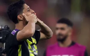 ريمونتادا تاريخية.. الاتحاد يعود من التأخر برباعية إلى تعادل مثير أمام الخليج (فيديو) 