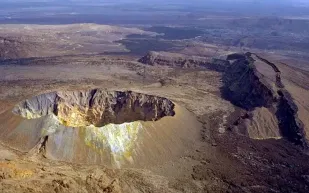 انفجار بركاني هائل في إثيوبيا.. وسحابة الرماد تمتد لشبه الجزيرة العربية (فيديو)
